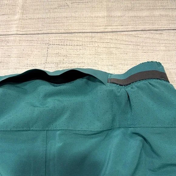 🍋Men’s Lululemon Surge Lined Short 6” size M teal🍋